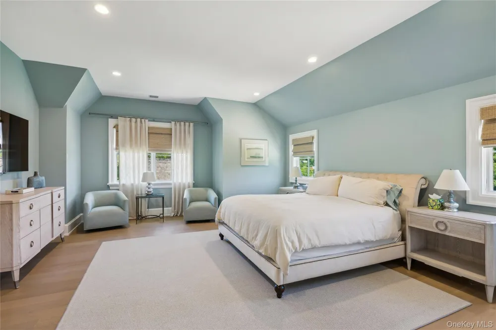 29 Wood Edge Court Water Mill, NY 11976