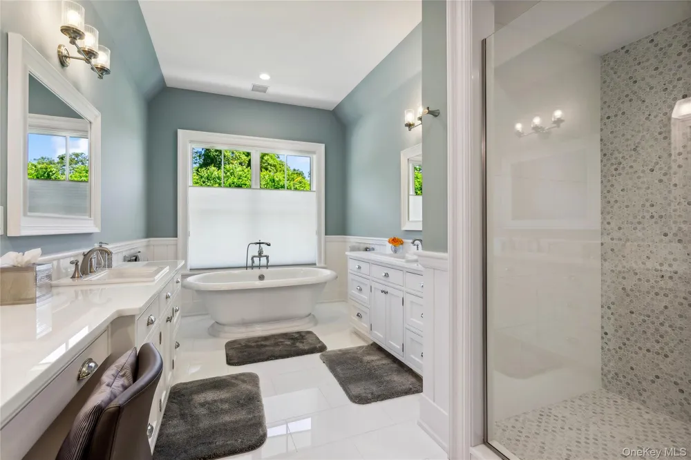 29 Wood Edge Court Water Mill, NY 11976