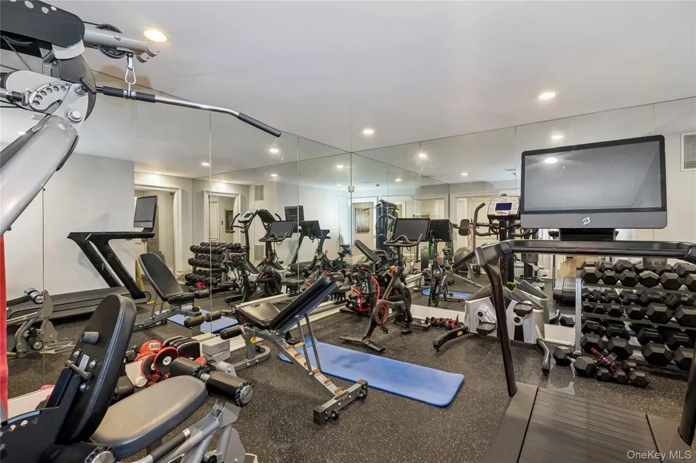 29 Wood Edge Court Water Mill, NY 11976