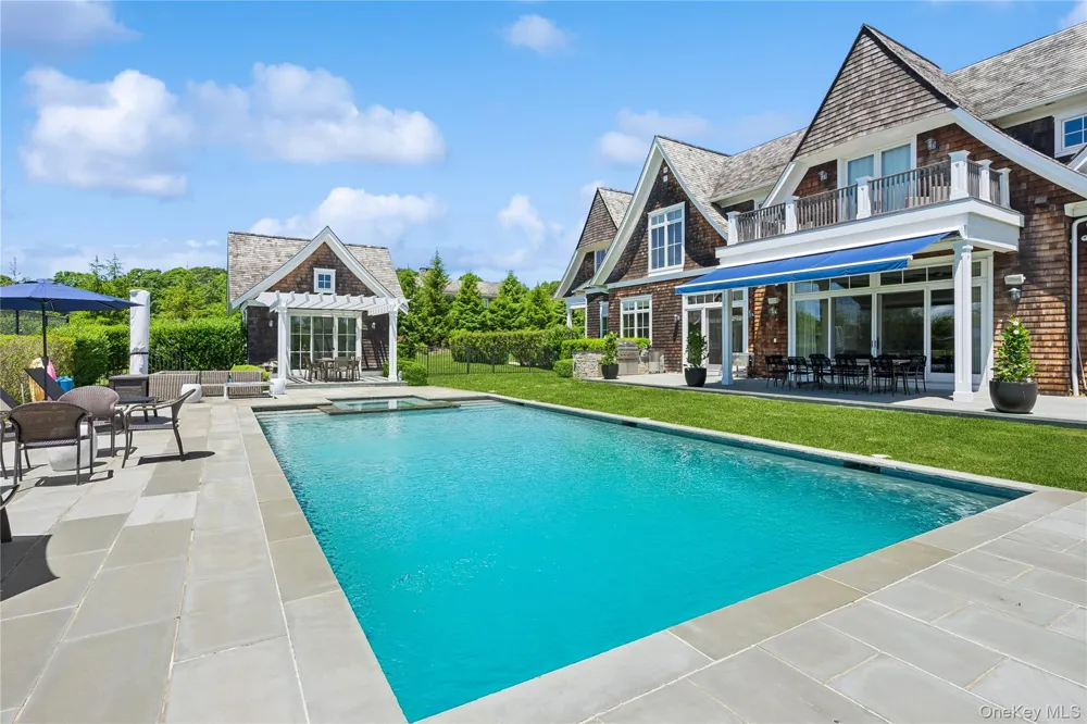 29 Wood Edge Court Water Mill, NY 11976