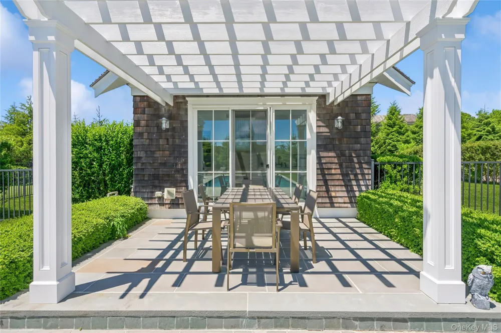 29 Wood Edge Court Water Mill, NY 11976