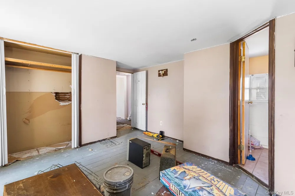 59 Irish Lane East Islip, NY 11730