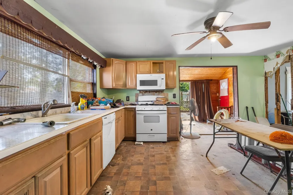 59 Irish Lane East Islip, NY 11730