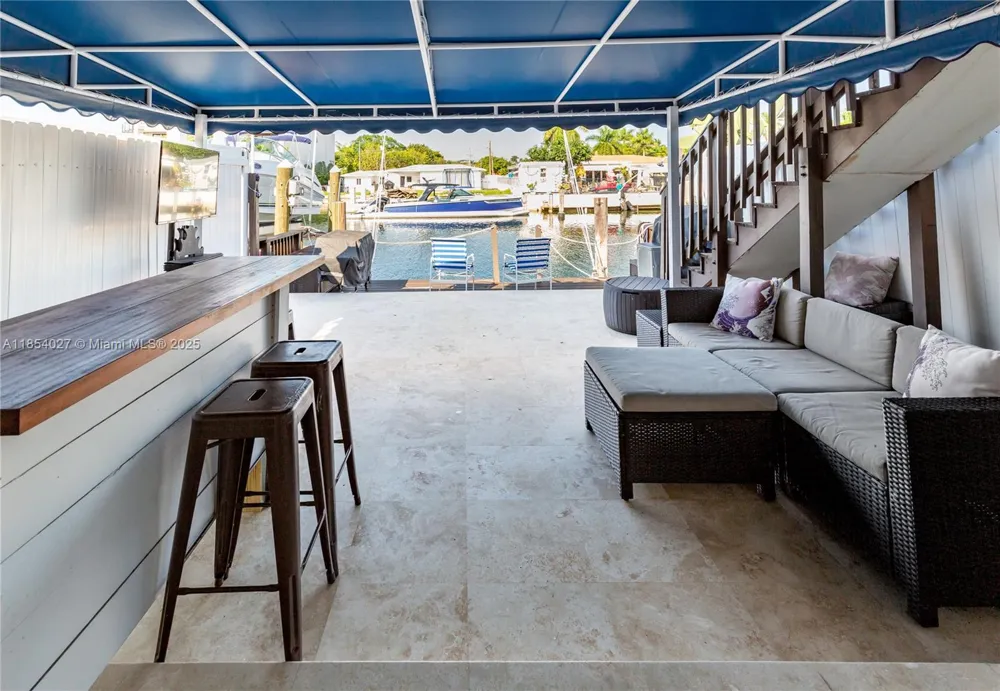 2035 NE 123rd St North Miami, FL 33181