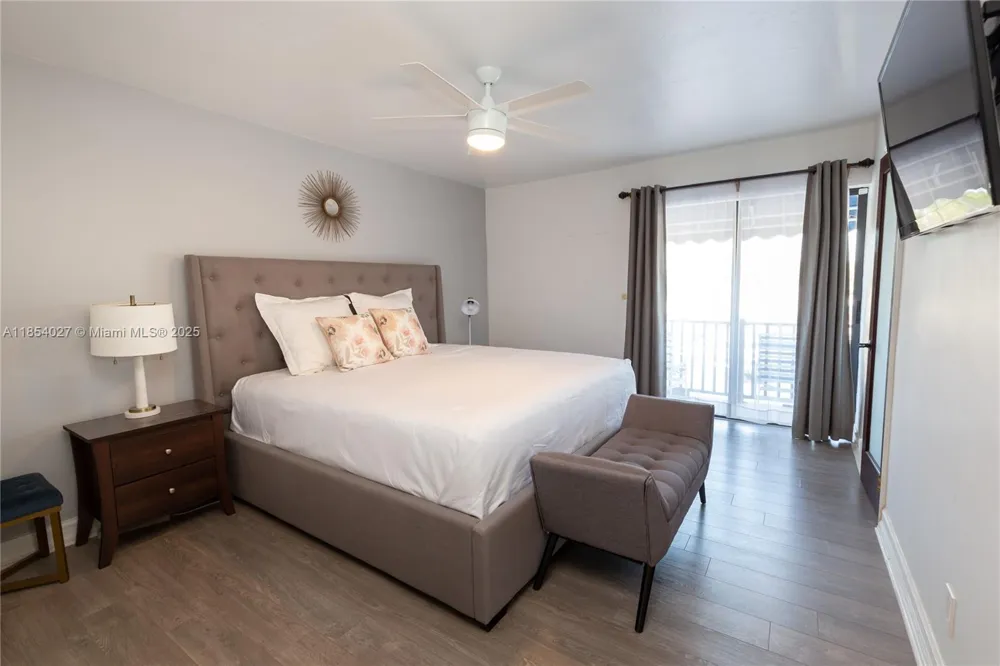 2035 NE 123rd St North Miami, FL 33181