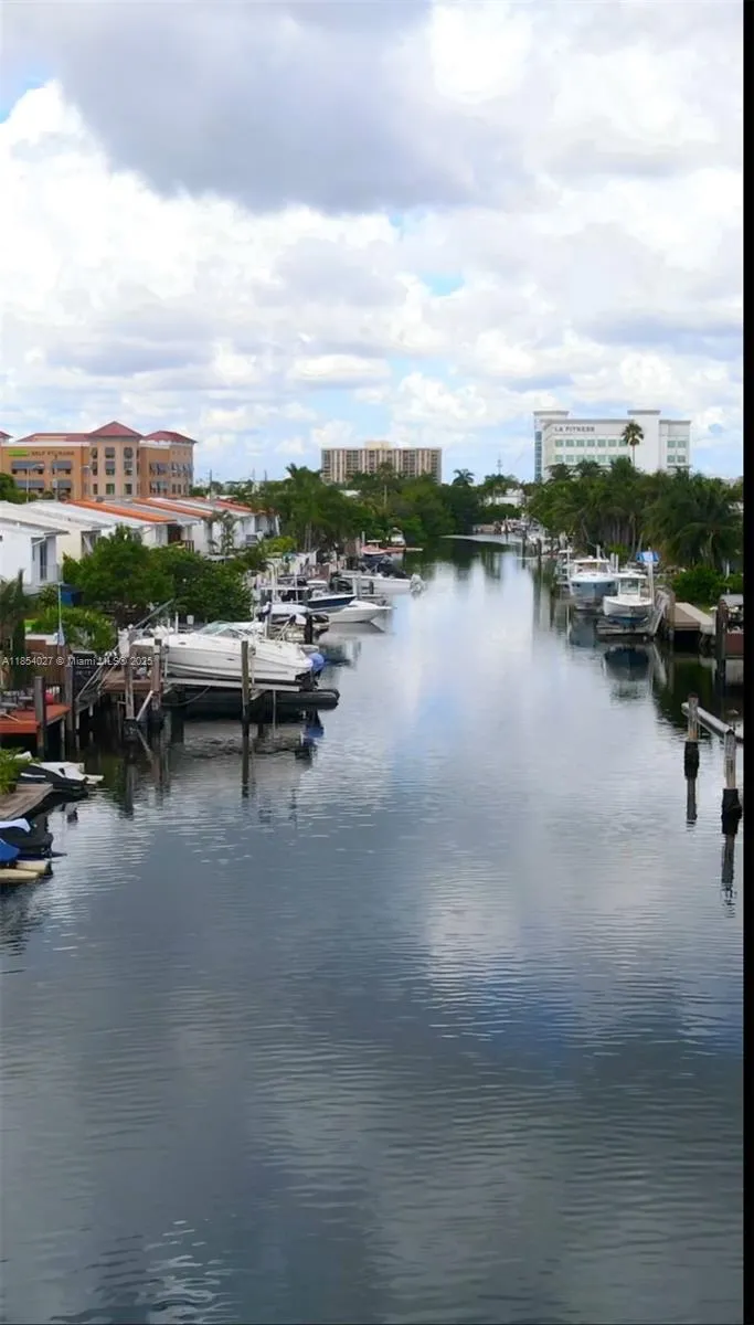 2035 NE 123rd St North Miami, FL 33181