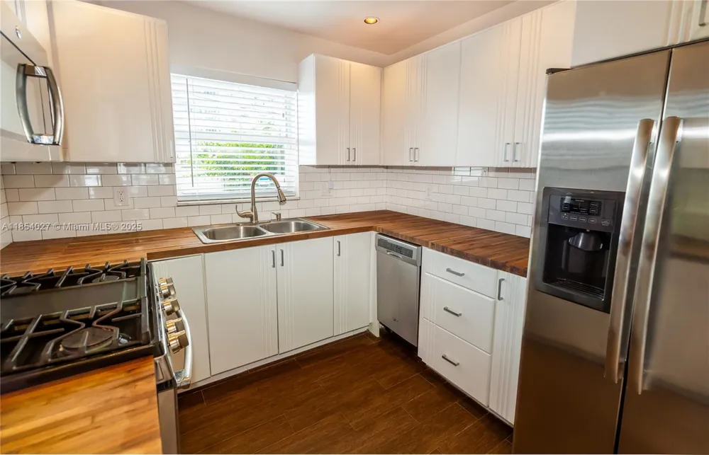 2035 NE 123rd St North Miami, FL 33181