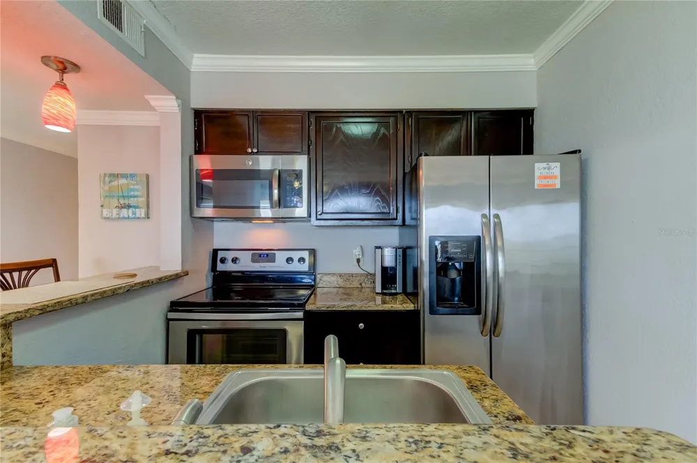2506 ROCKY POINT DRIVE #457 Tampa, FL 33607