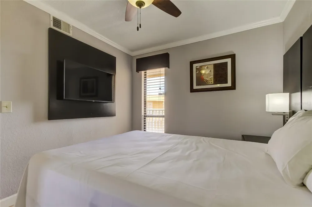 2506 ROCKY POINT DRIVE #457 Tampa, FL 33607