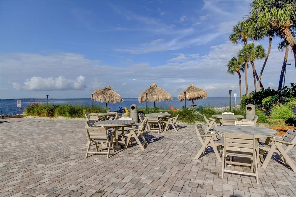 2506 ROCKY POINT DRIVE #457 Tampa, FL 33607