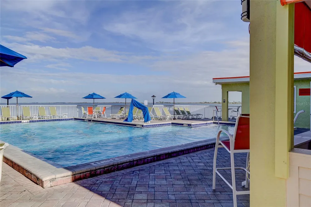 2506 ROCKY POINT DRIVE #457 Tampa, FL 33607