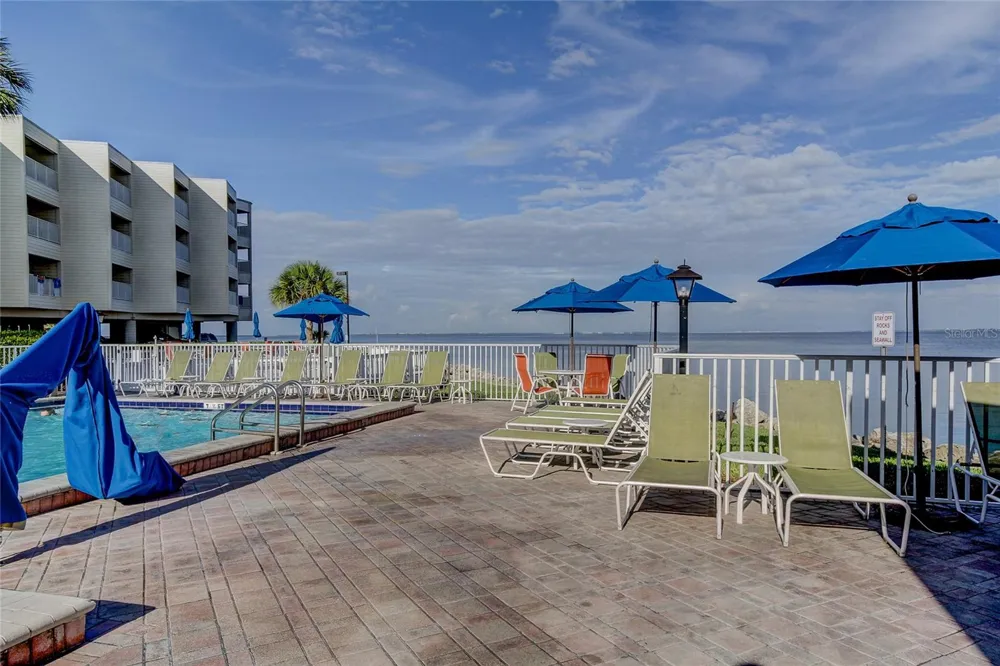 2506 ROCKY POINT DRIVE #457 Tampa, FL 33607
