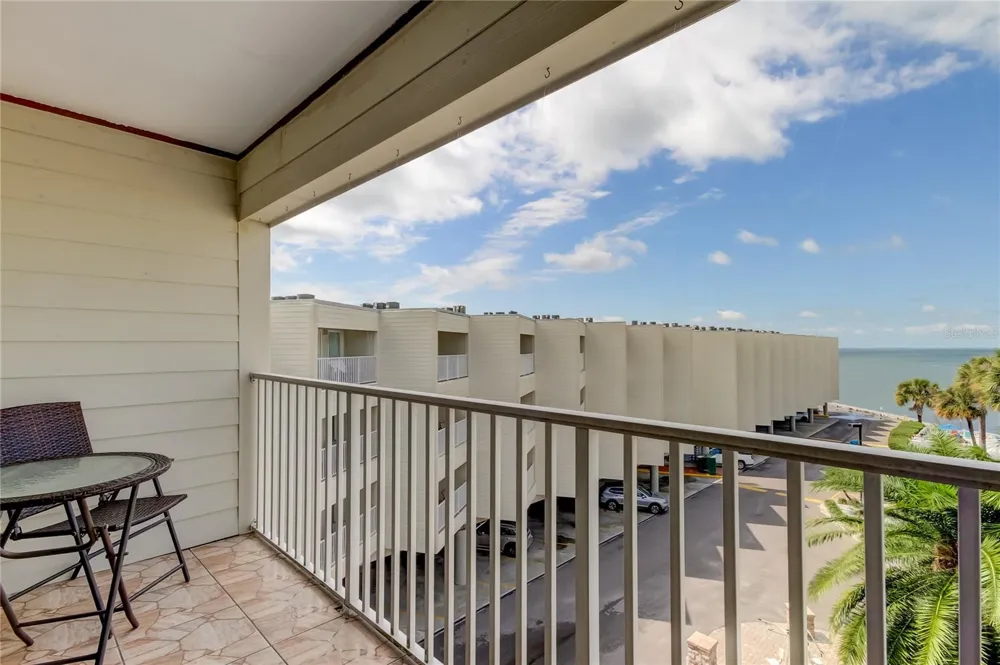 2506 ROCKY POINT DRIVE #457 Tampa, FL 33607