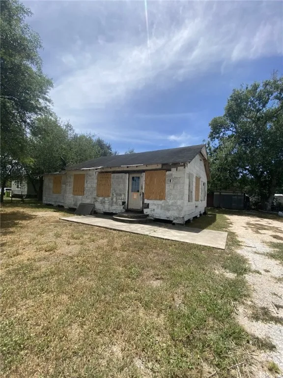 629 SW 7th Street Premont, TX 78375