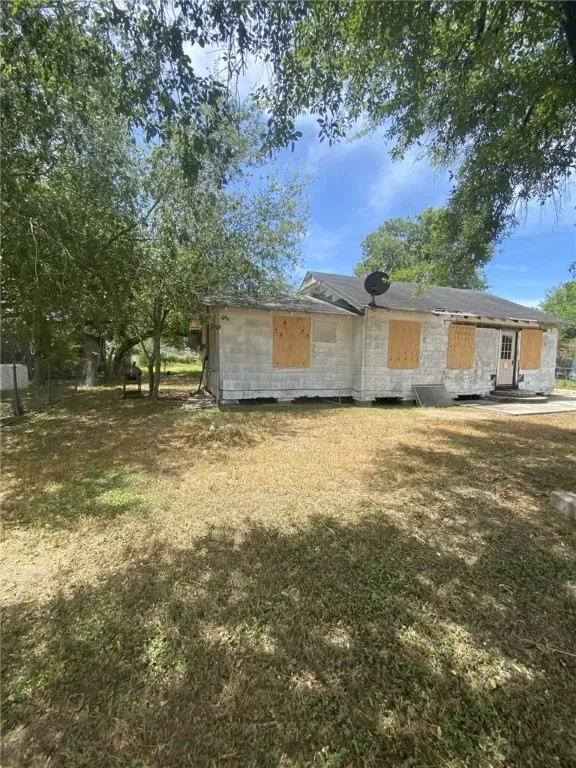 629 SW 7th Street Premont, TX 78375