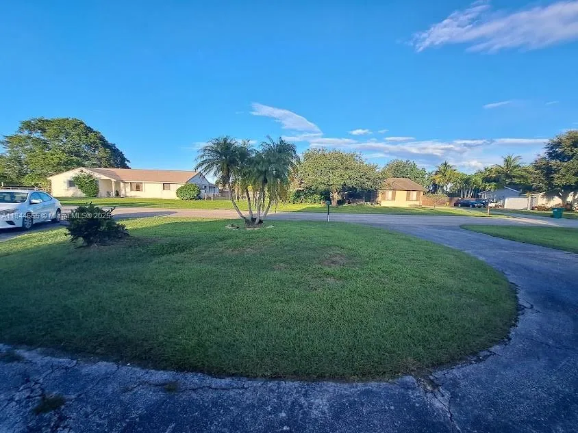 27220 SW 164th Ct Homestead, FL 33031