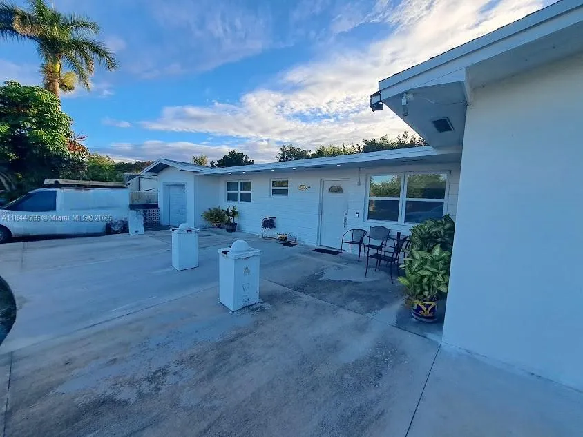 27220 SW 164th Ct Homestead, FL 33031