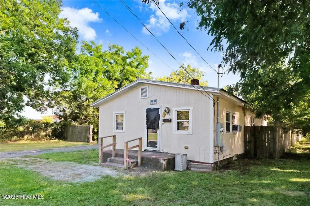 706 Caswell Street Smithfield, NC 27577