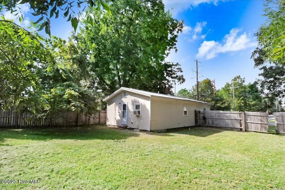 706 Caswell Street Smithfield, NC 27577
