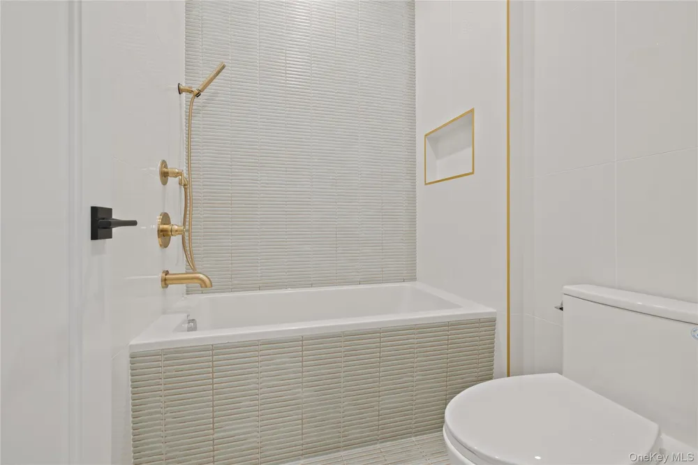 15 Ridge Avenue #204 Spring Valley, NY 10977