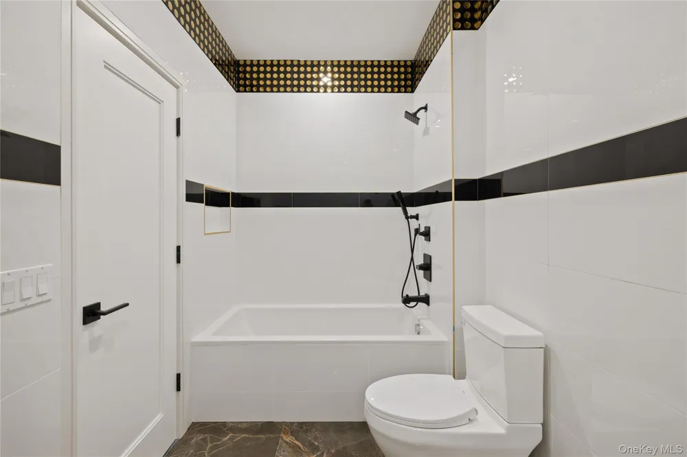 15 Ridge Avenue #204 Spring Valley, NY 10977