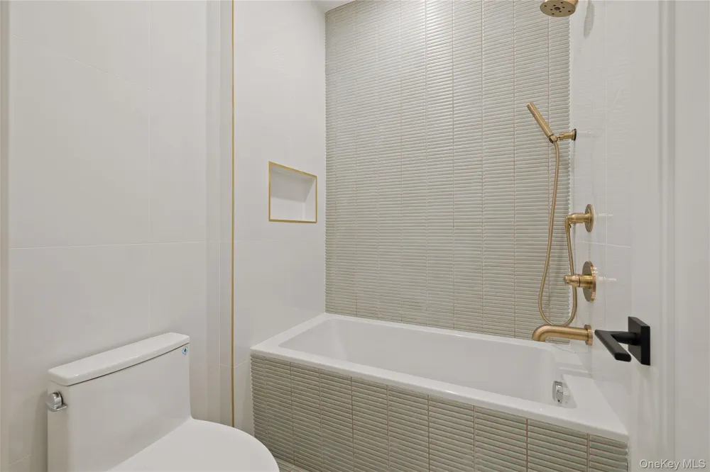 15 Ridge Avenue #204 Spring Valley, NY 10977