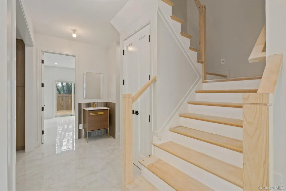 15 Ridge Avenue #204 Spring Valley, NY 10977