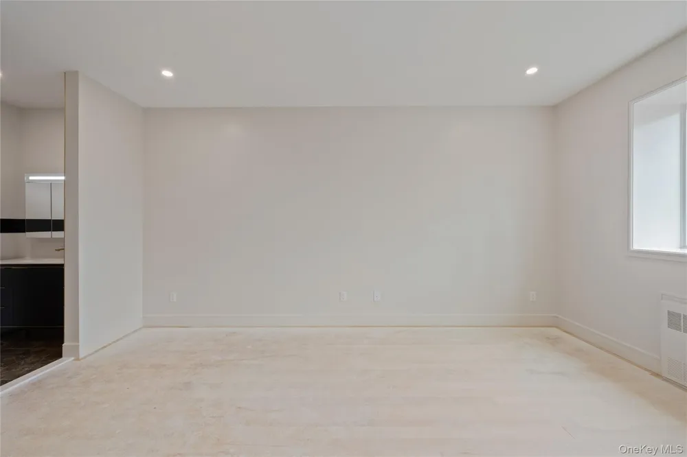 15 Ridge Avenue #204 Spring Valley, NY 10977