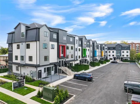 15 Ridge Avenue #204