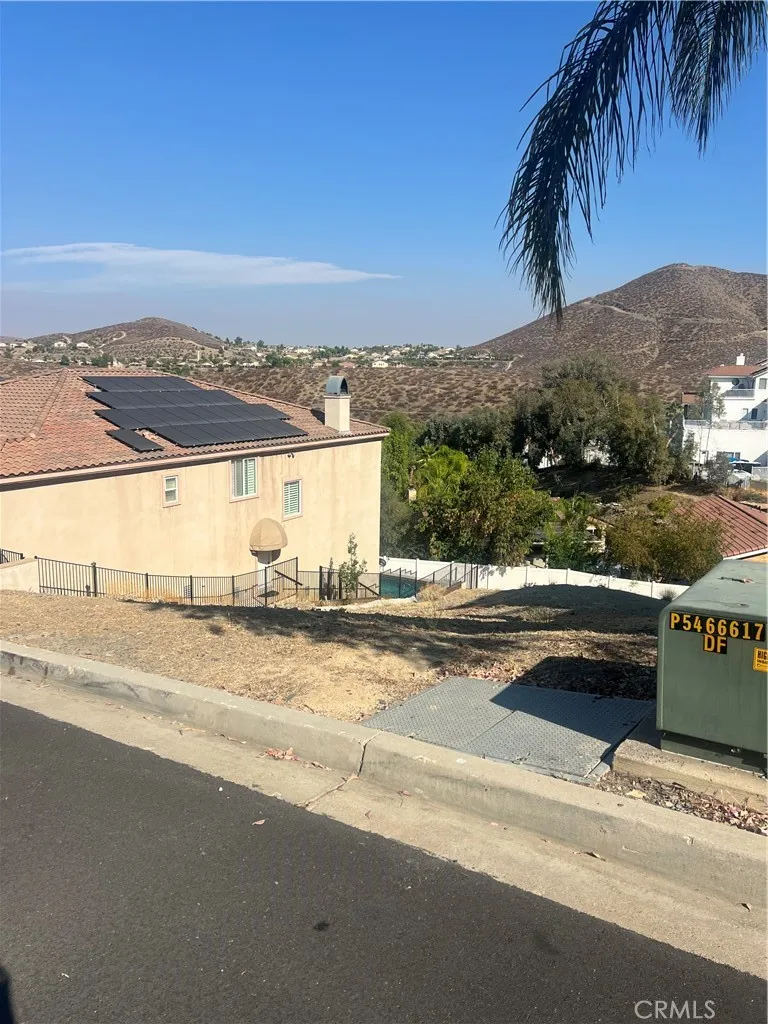 22871 Giant Fir Canyon Lake, CA 92587