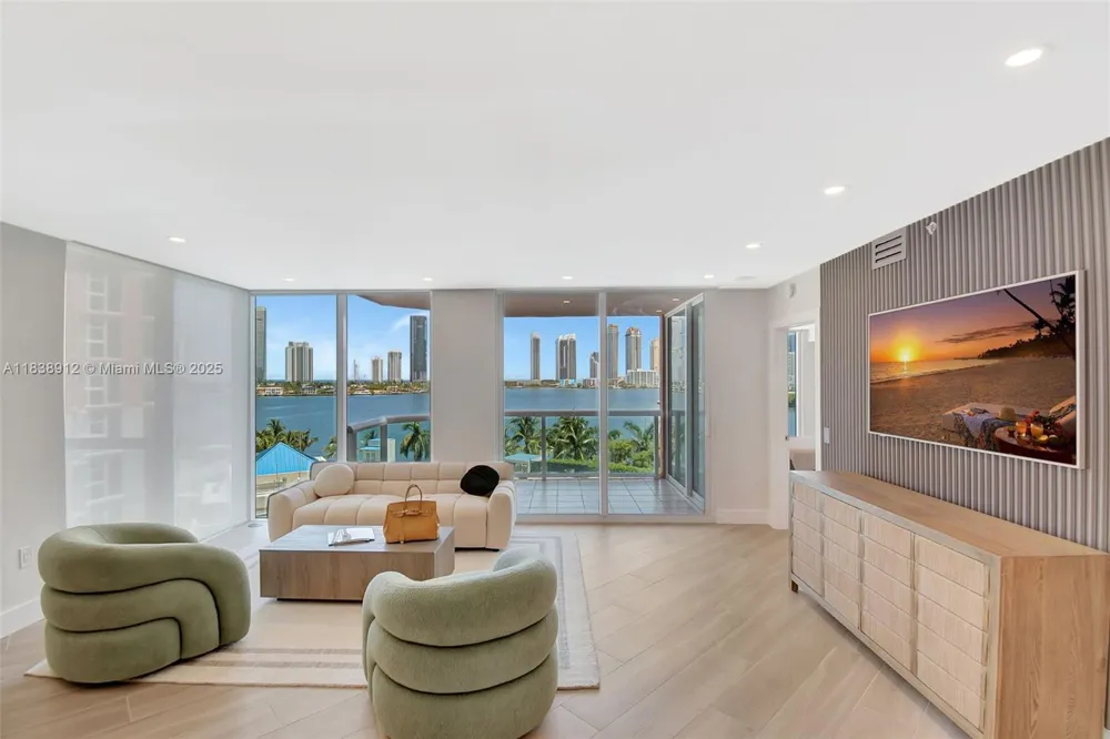 3370 Hidden Bay Dr #812 Aventura, FL 33180