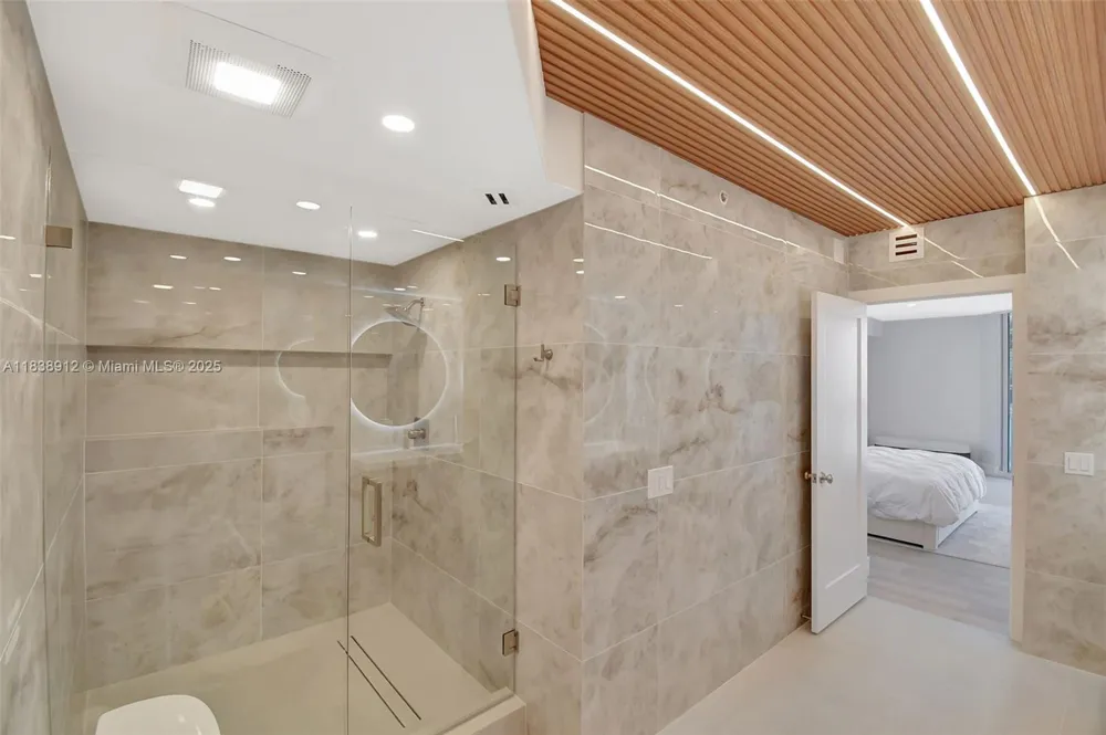 3370 Hidden Bay Dr #812 Aventura, FL 33180