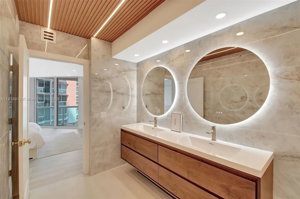 3370 Hidden Bay Dr #812 Aventura, FL 33180