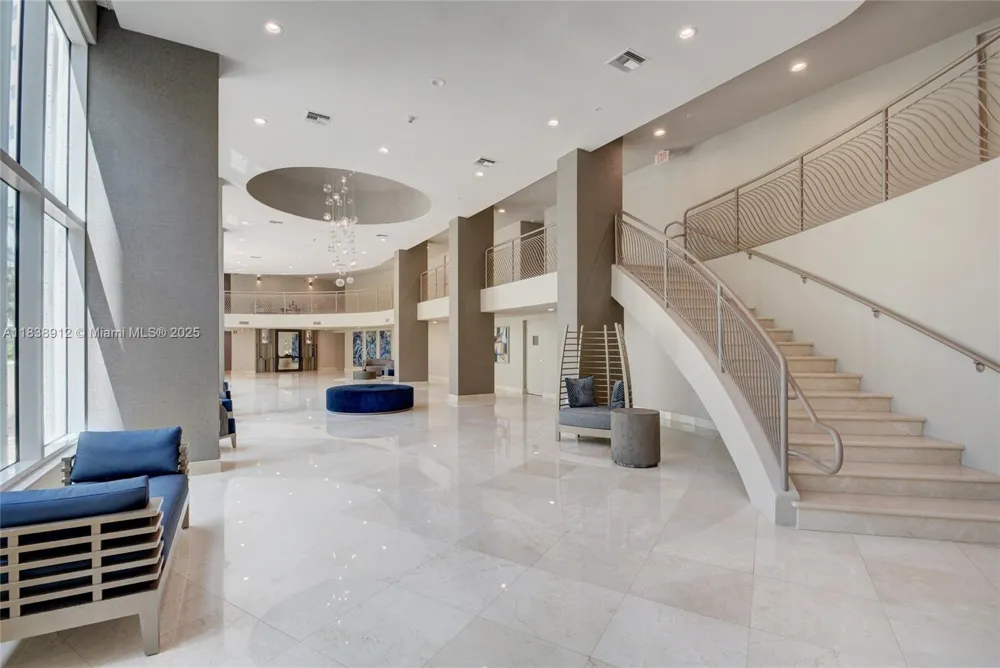 3370 Hidden Bay Dr #812 Aventura, FL 33180