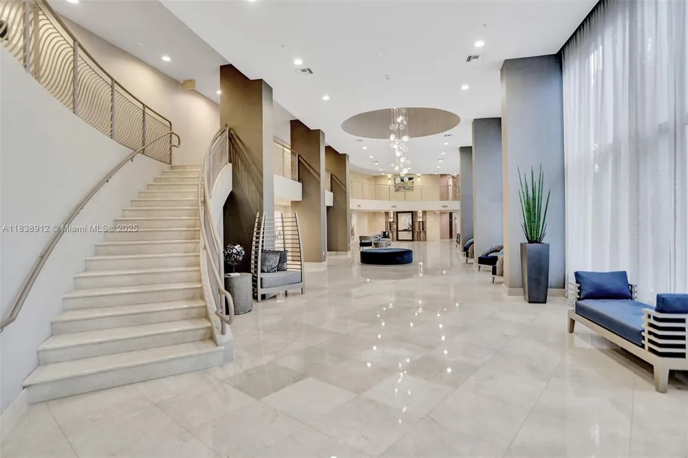3370 Hidden Bay Dr #812 Aventura, FL 33180