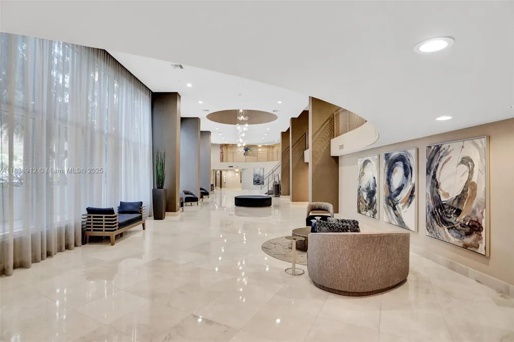 3370 Hidden Bay Dr #812 Aventura, FL 33180