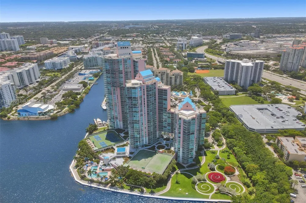3370 Hidden Bay Dr #812 Aventura, FL 33180