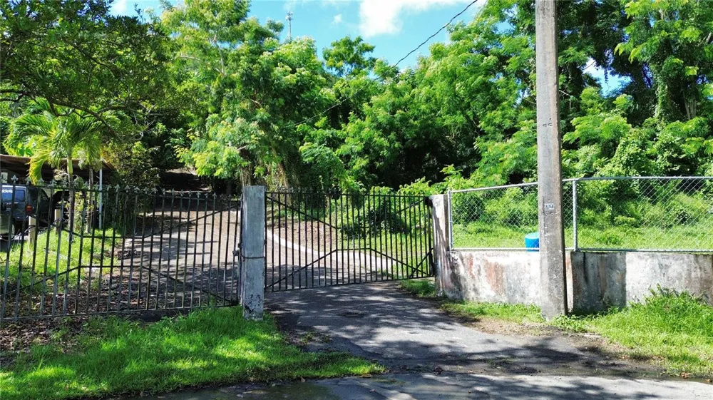 CALLE BALBINO ROSA #Solar C Luquillo, PR 00773