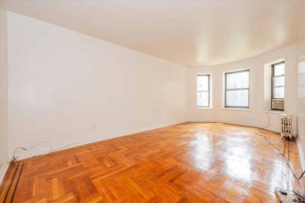 758 Brady Avenue #214 Bronx, NY 10462