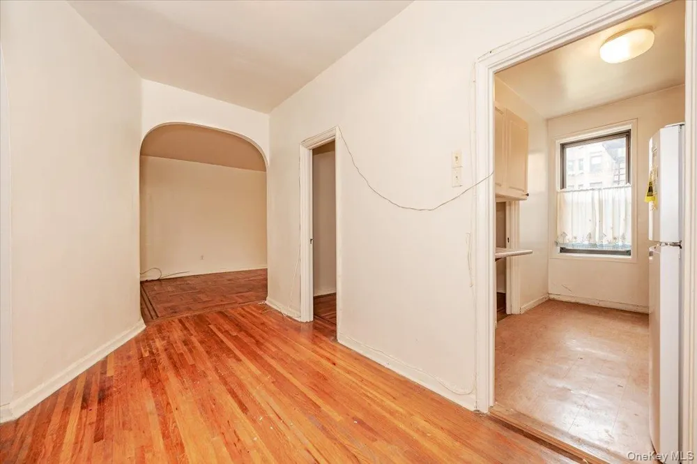 758 Brady Avenue #214 Bronx, NY 10462