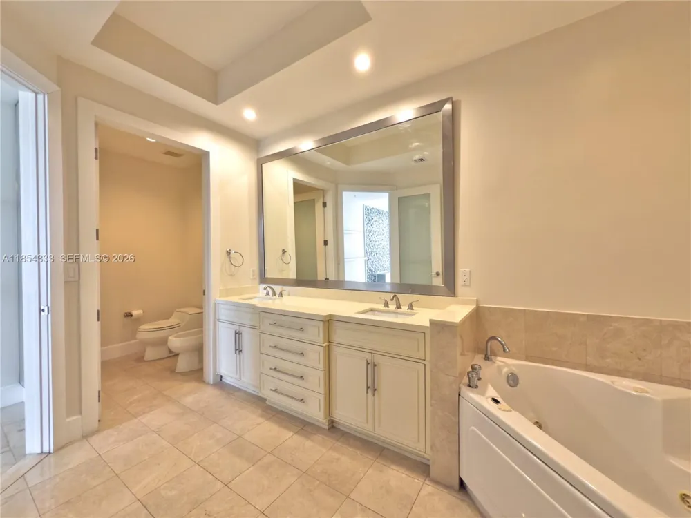 848 Brickell Key Dr #306 Miami, FL 33131