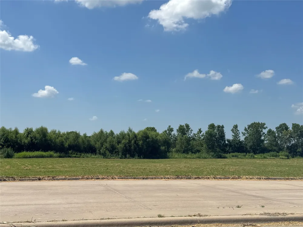 1000 E Danieldale Road DeSoto, TX 75115