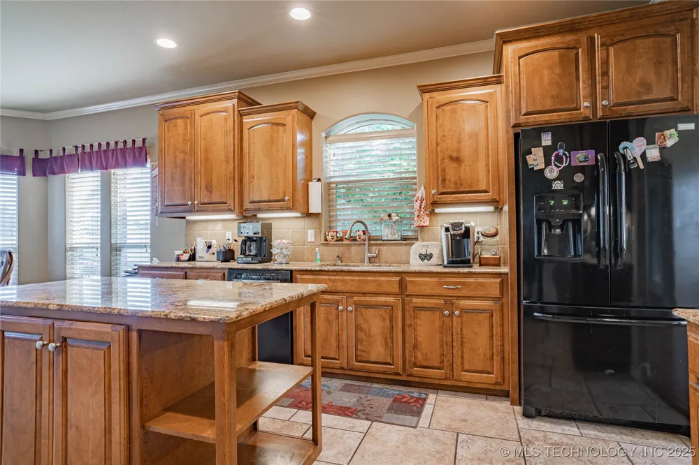 706 S Tallchief Avenue Skiatook, OK 74070