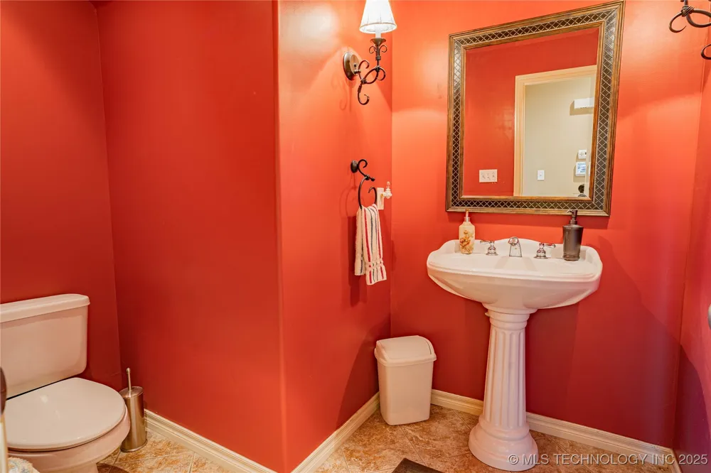 706 S Tallchief Avenue Skiatook, OK 74070