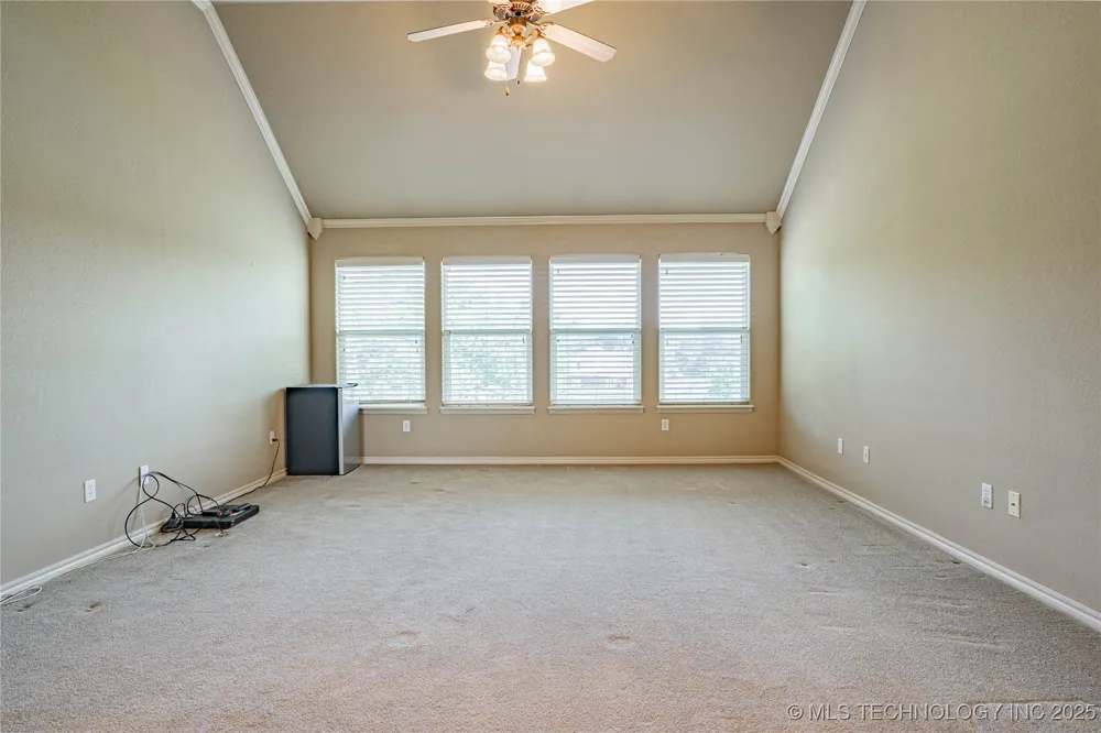 706 S Tallchief Avenue Skiatook, OK 74070