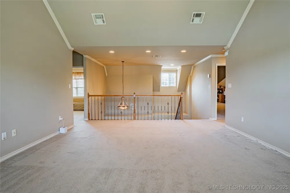 706 S Tallchief Avenue Skiatook, OK 74070