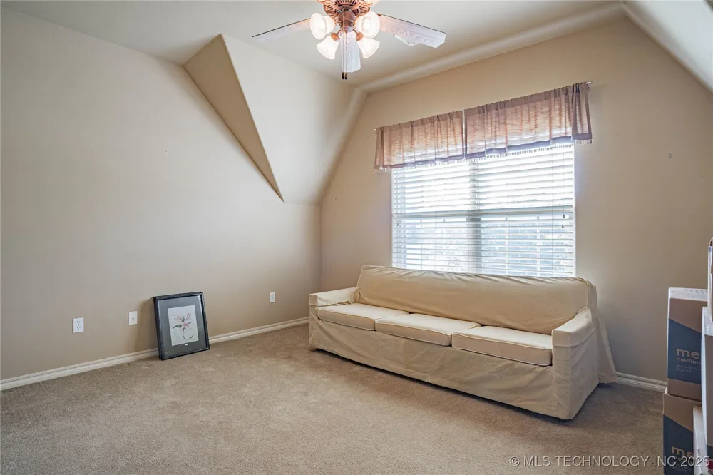 706 S Tallchief Avenue Skiatook, OK 74070