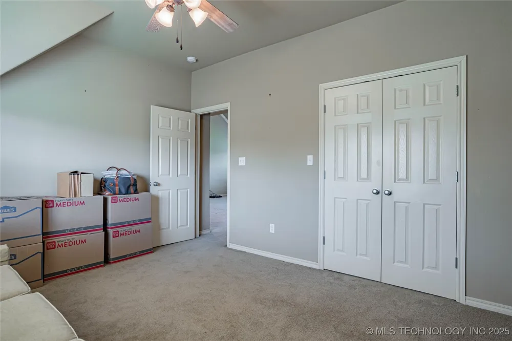 706 S Tallchief Avenue Skiatook, OK 74070
