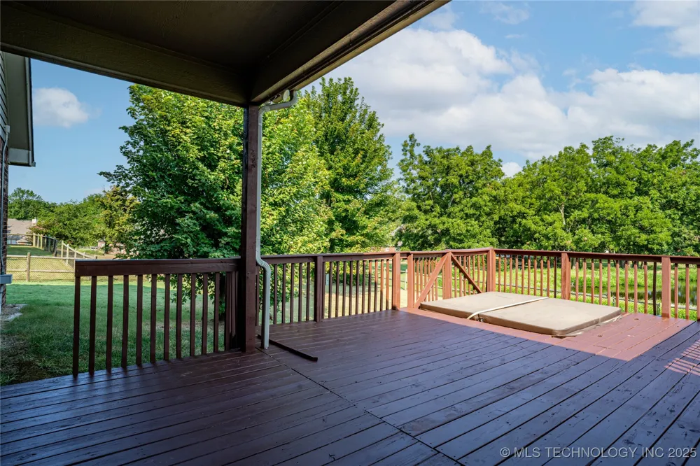 706 S Tallchief Avenue Skiatook, OK 74070