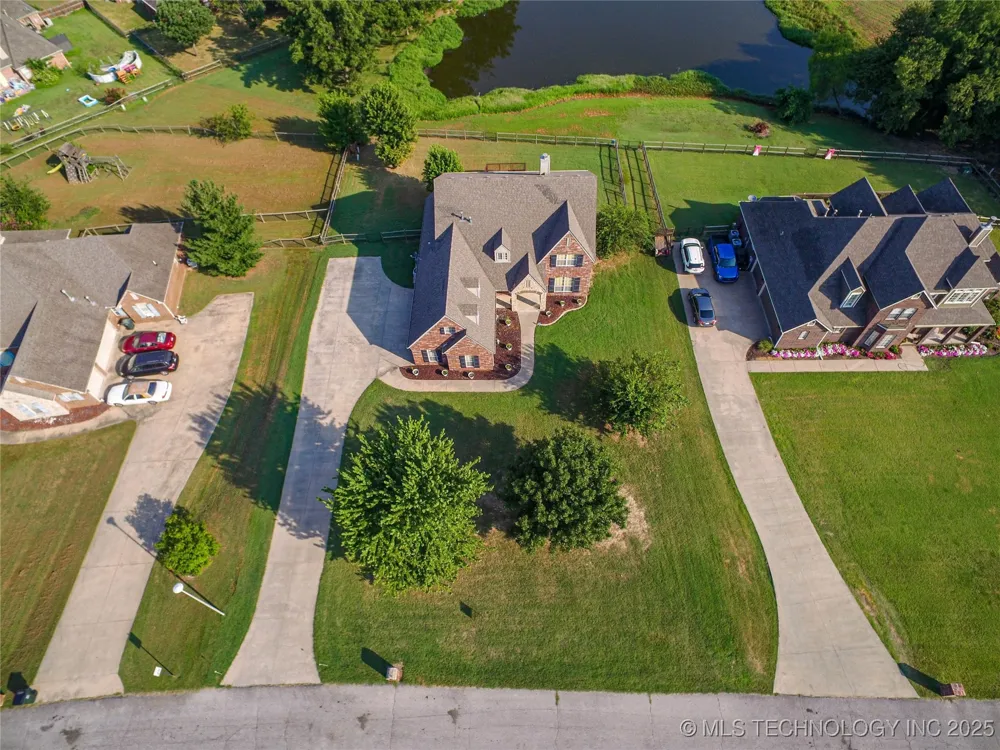 706 S Tallchief Avenue Skiatook, OK 74070